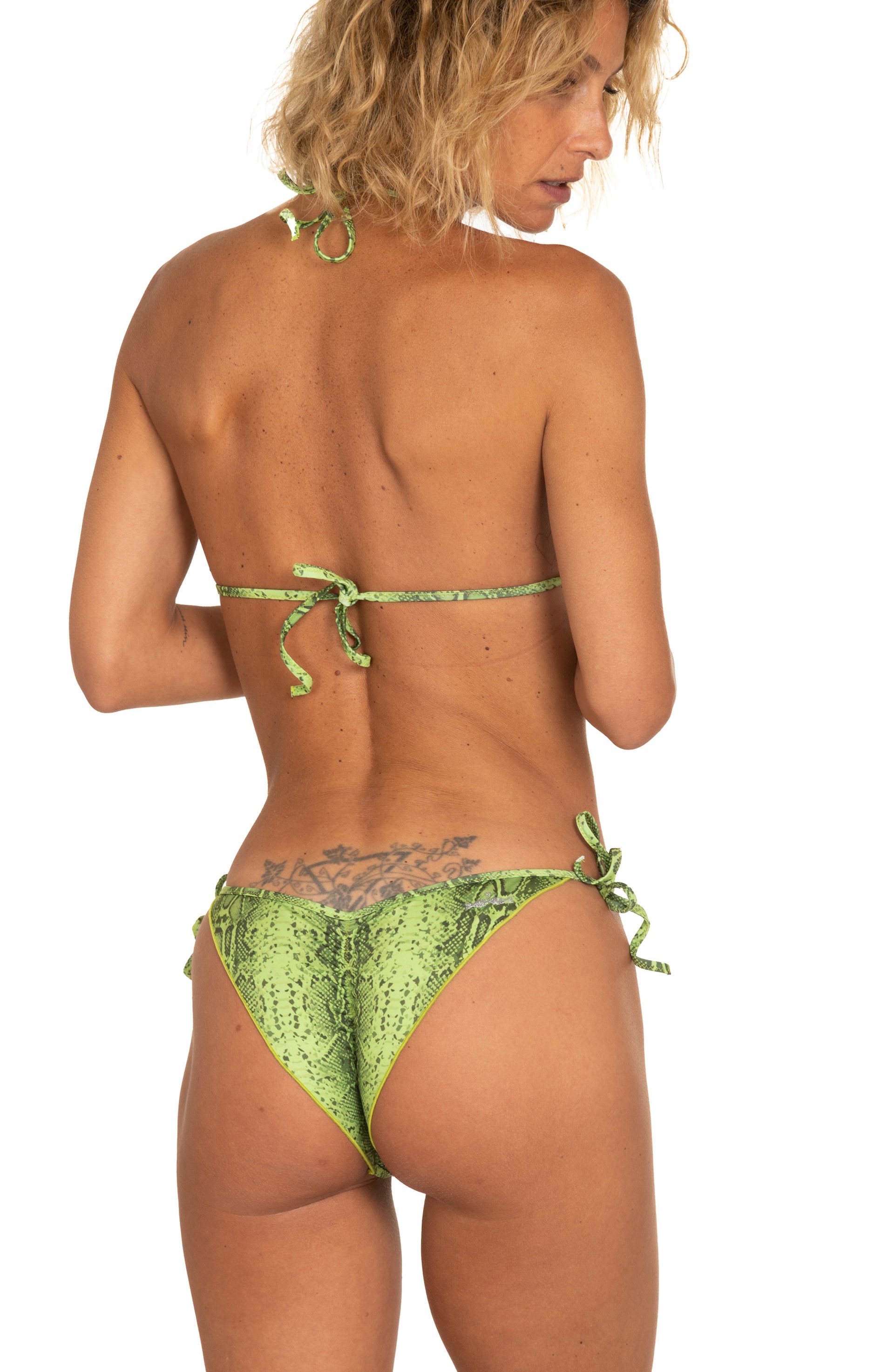 https://www.pinup-stars.com/40184/bikini-triangolo-slip-brasiliana-rete-ricamo-fiore-paillettes.jpg